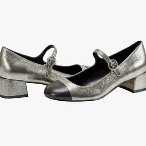 Marc Fisher LTD Women's Marla Pump Gold and Black Women’s Size 6 Girls Size 4.5